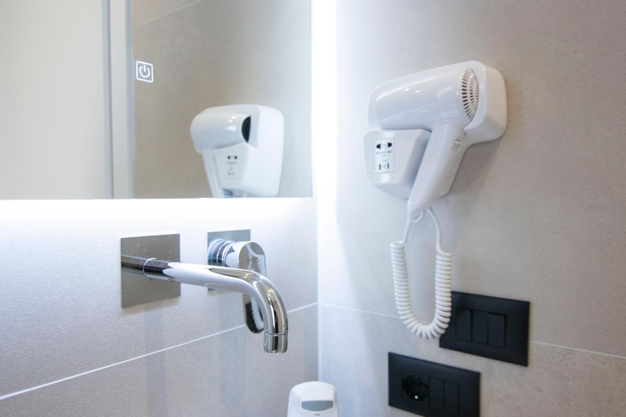 Mina Luxury Rooms ティラナ エクステリア 写真