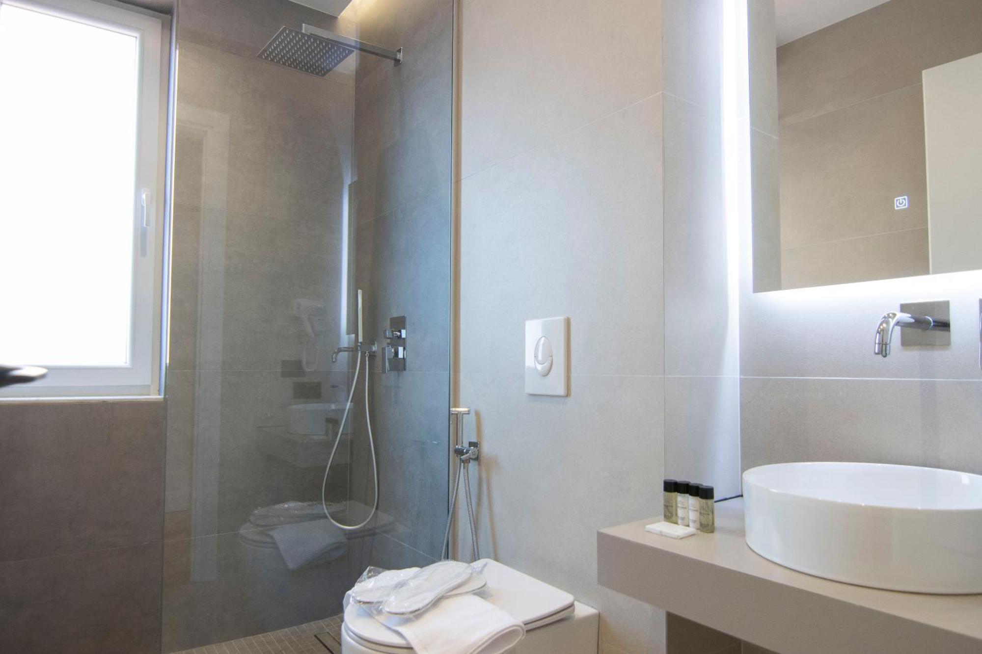 Mina Luxury Rooms ティラナ エクステリア 写真