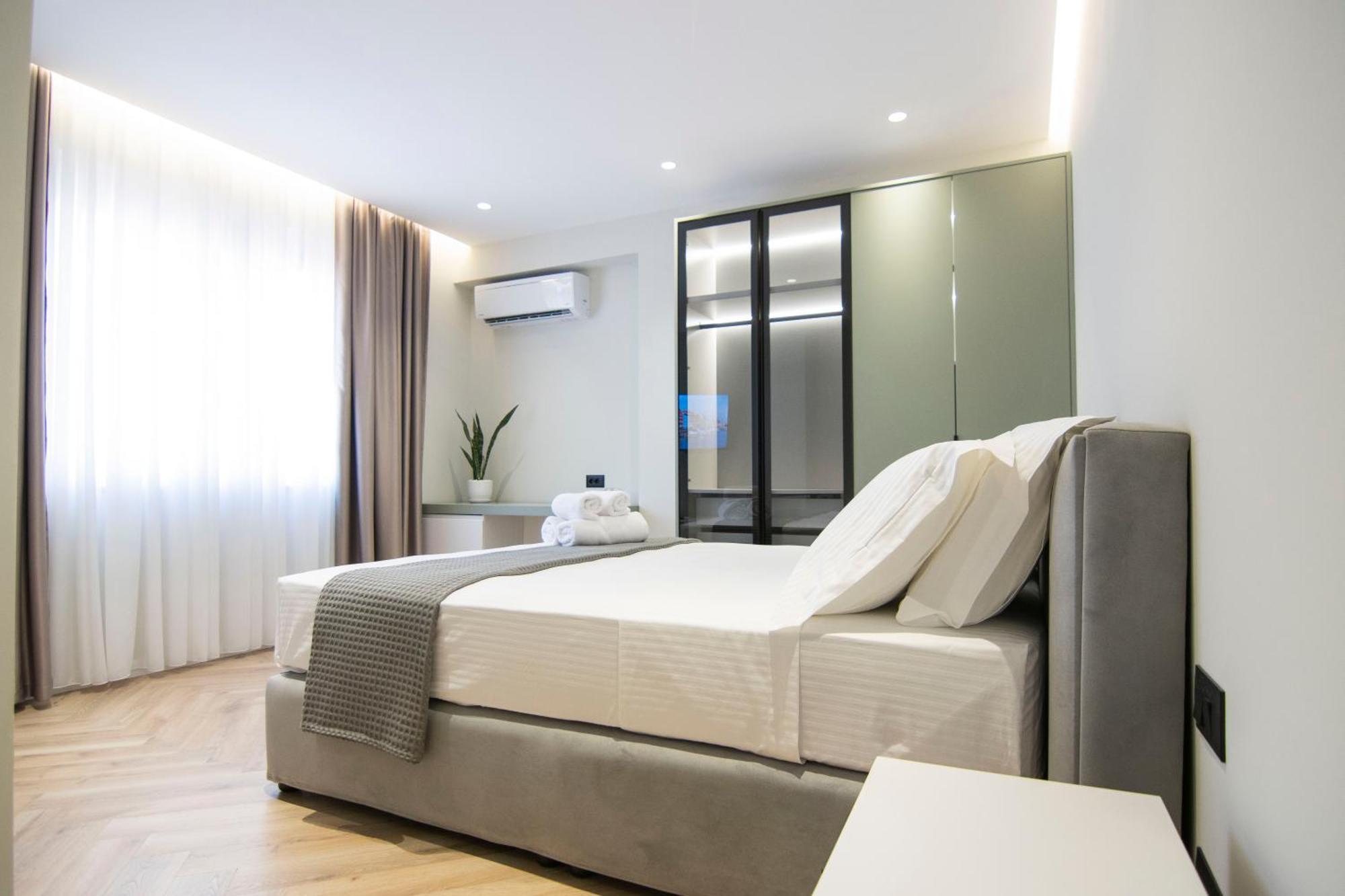 Mina Luxury Rooms ティラナ エクステリア 写真