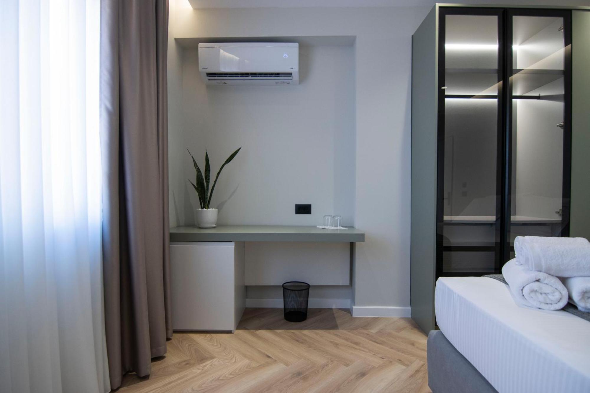 Mina Luxury Rooms ティラナ エクステリア 写真
