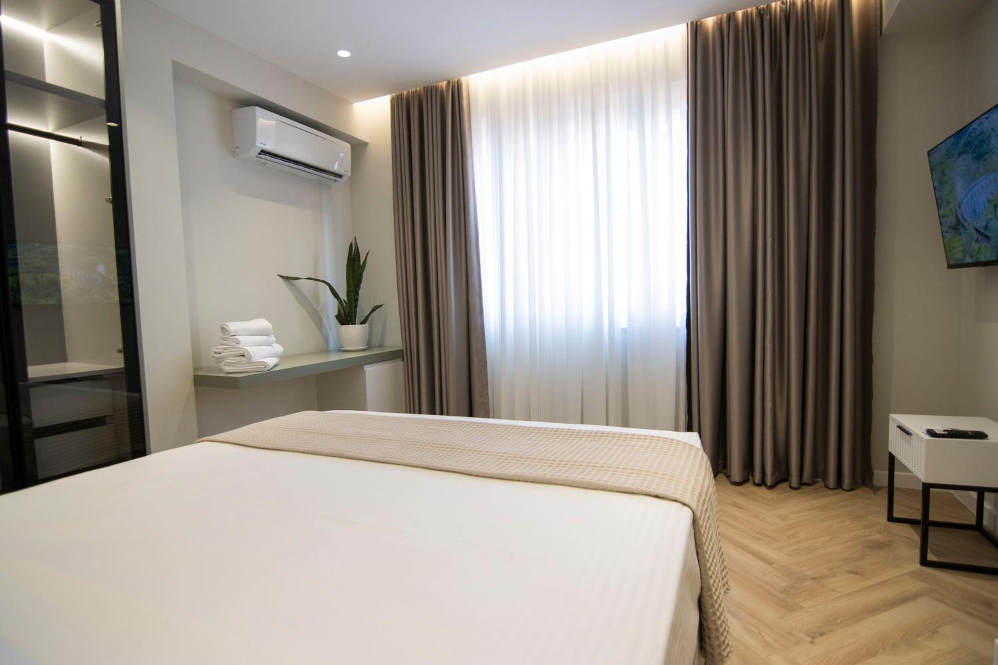 Mina Luxury Rooms ティラナ エクステリア 写真