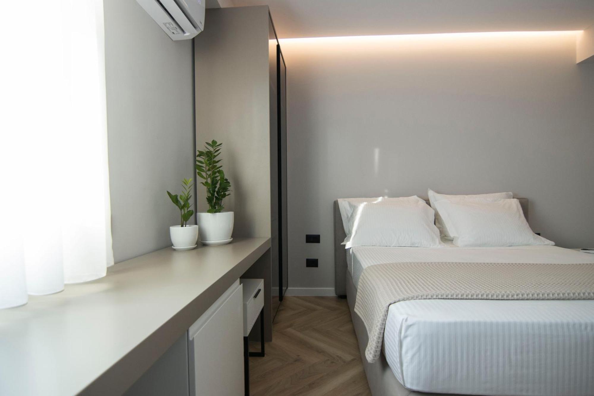 Mina Luxury Rooms ティラナ エクステリア 写真