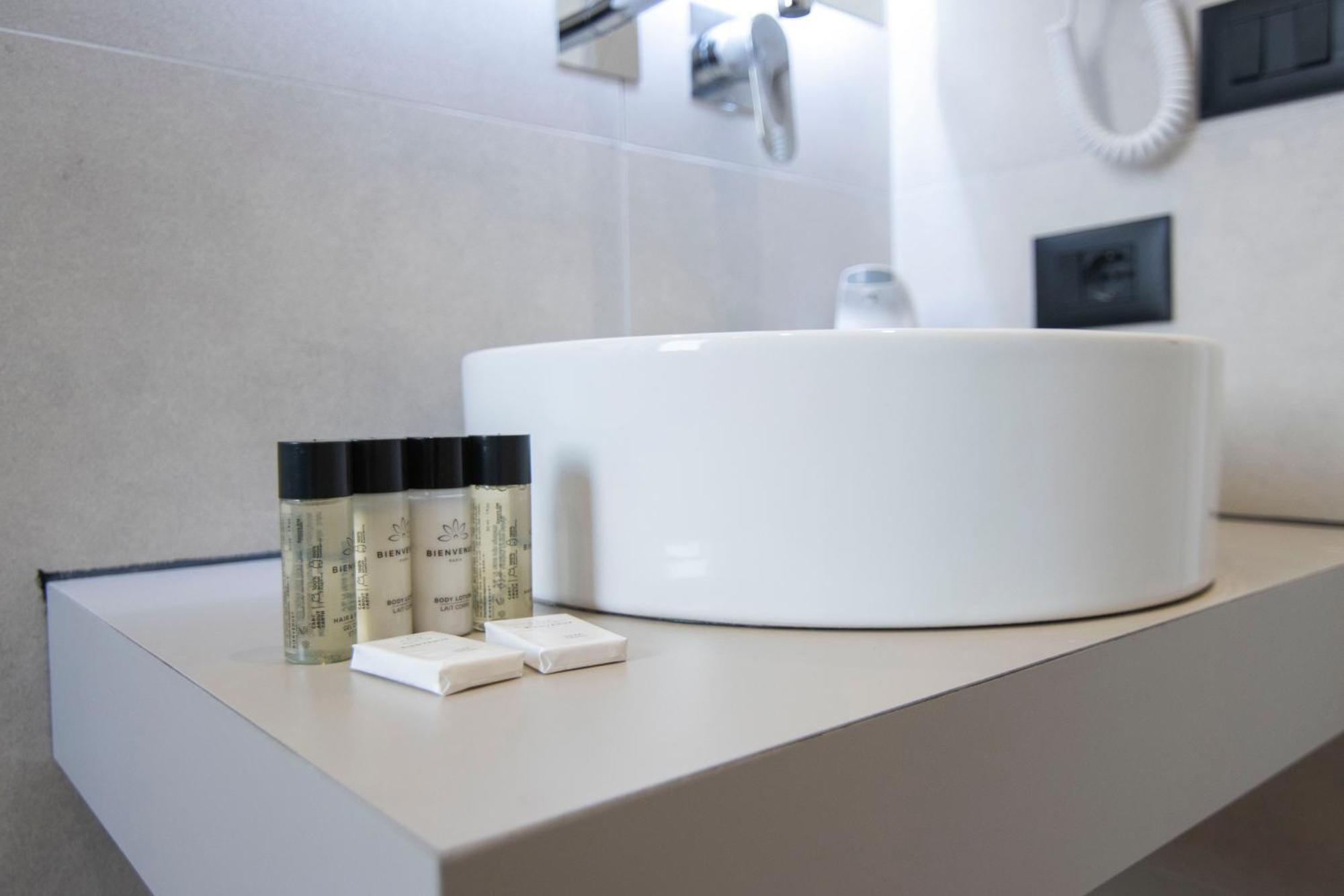 Mina Luxury Rooms ティラナ エクステリア 写真