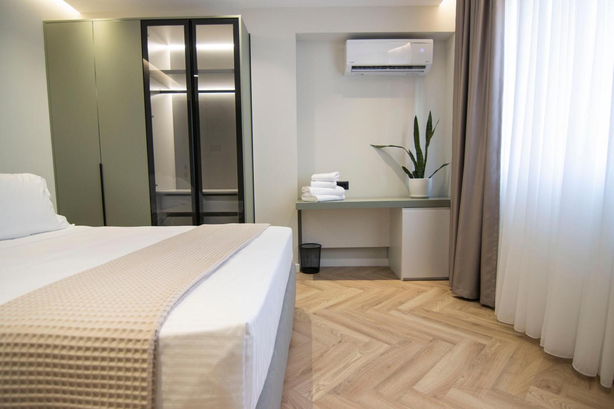 Mina Luxury Rooms ティラナ エクステリア 写真