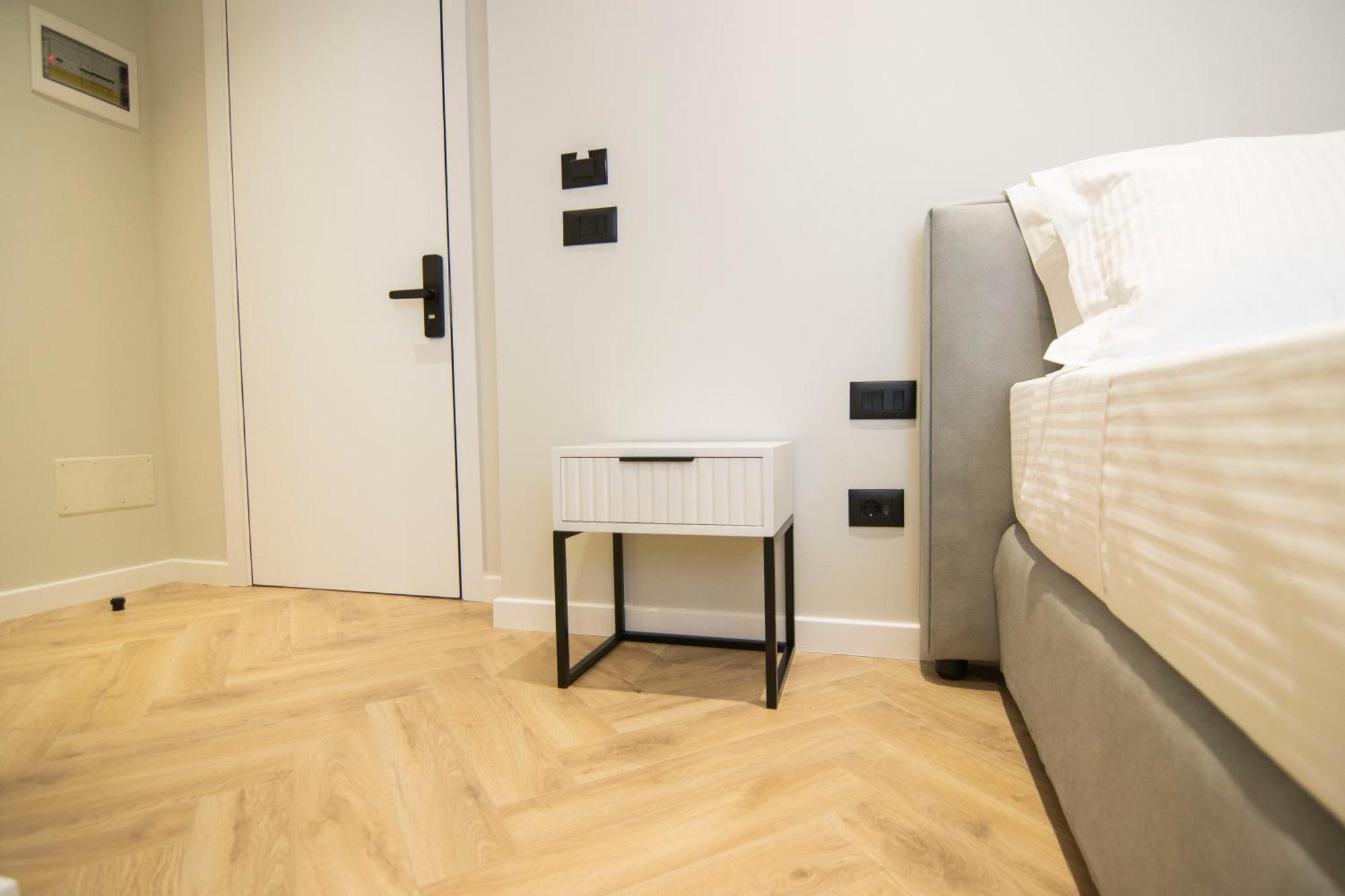 Mina Luxury Rooms ティラナ エクステリア 写真