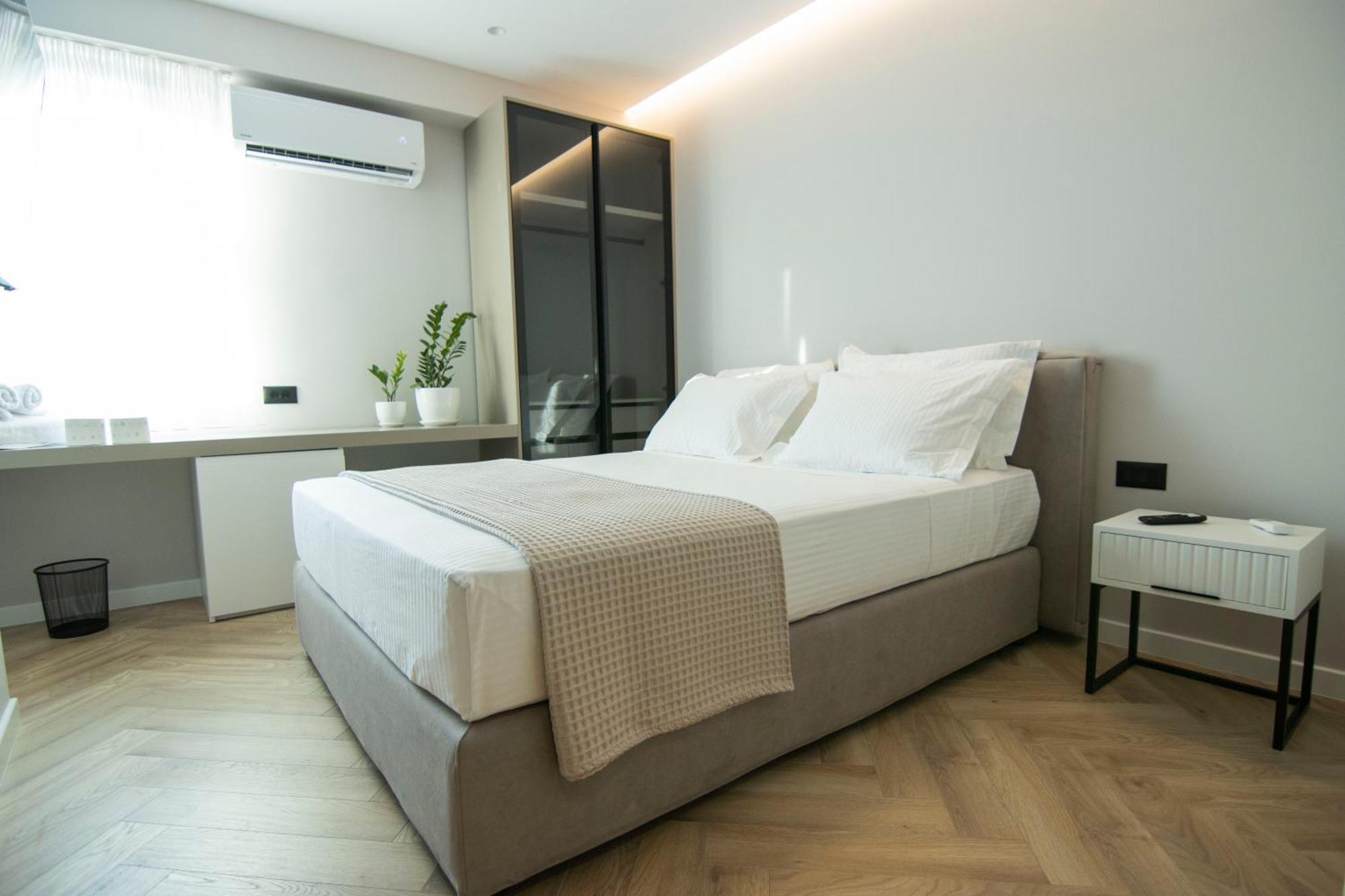 Mina Luxury Rooms ティラナ エクステリア 写真