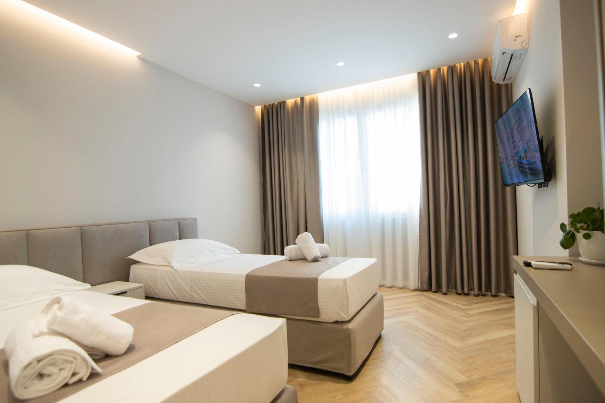 Mina Luxury Rooms ティラナ エクステリア 写真