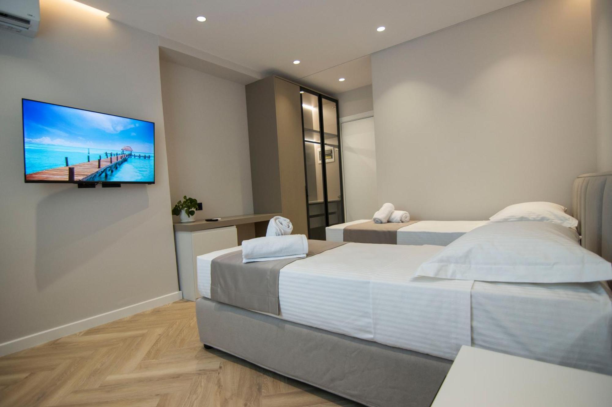 Mina Luxury Rooms ティラナ エクステリア 写真