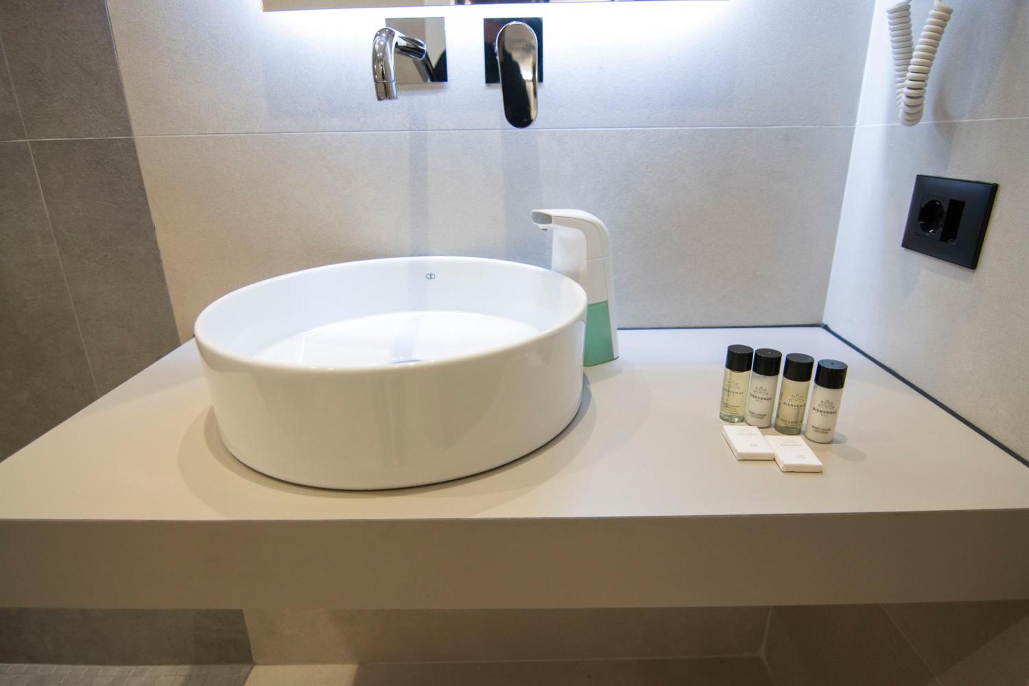 Mina Luxury Rooms ティラナ エクステリア 写真