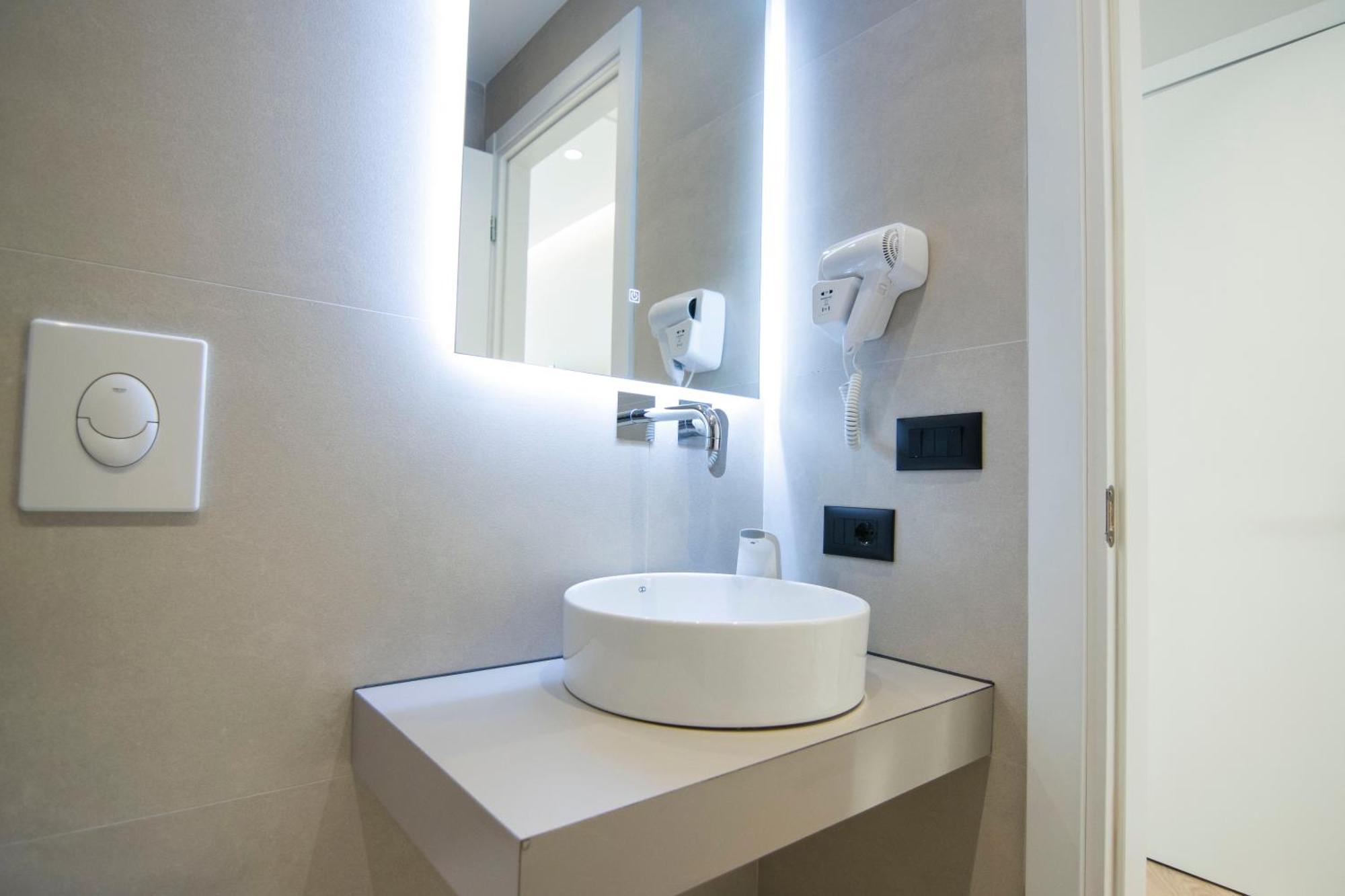 Mina Luxury Rooms ティラナ エクステリア 写真