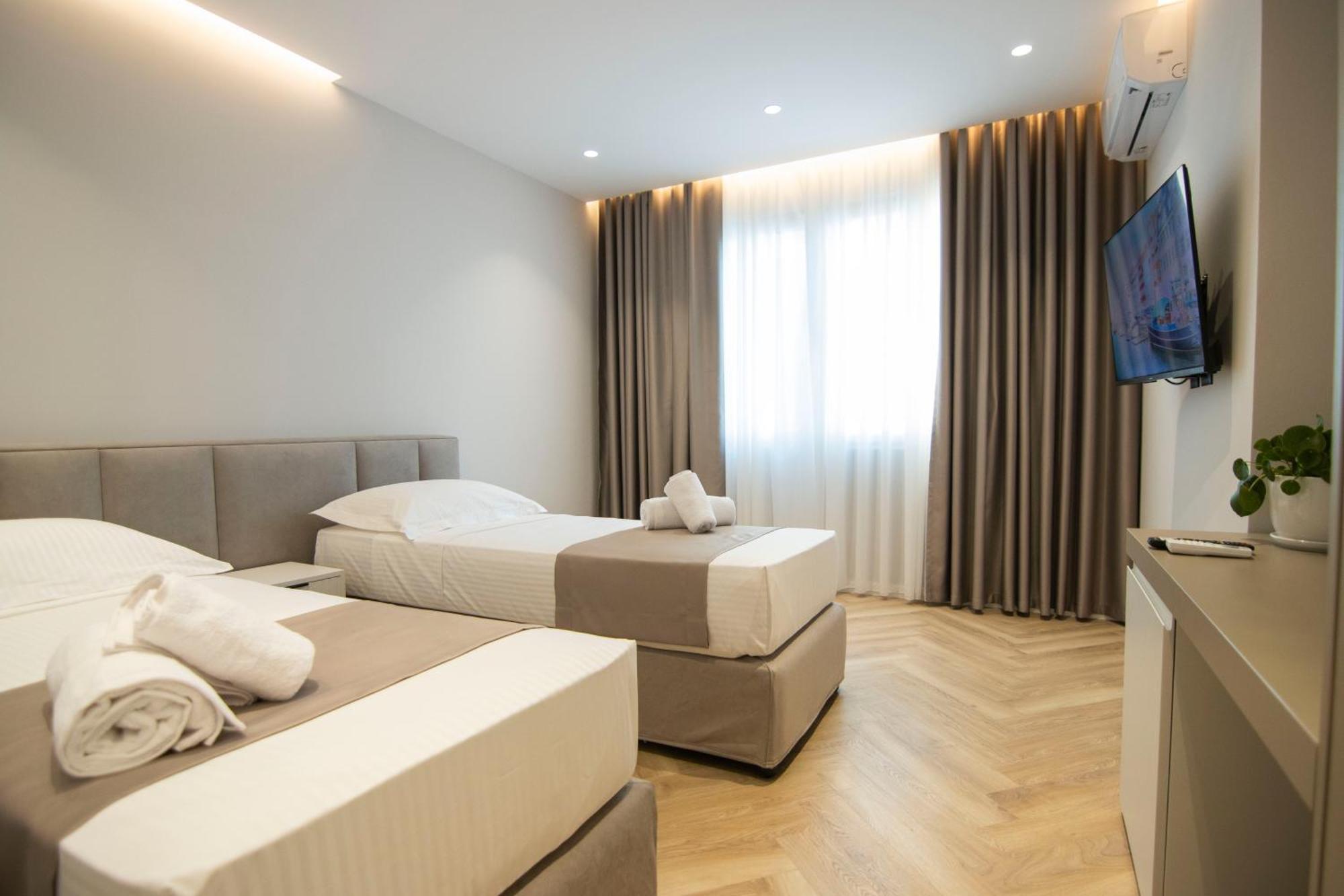 Mina Luxury Rooms ティラナ エクステリア 写真