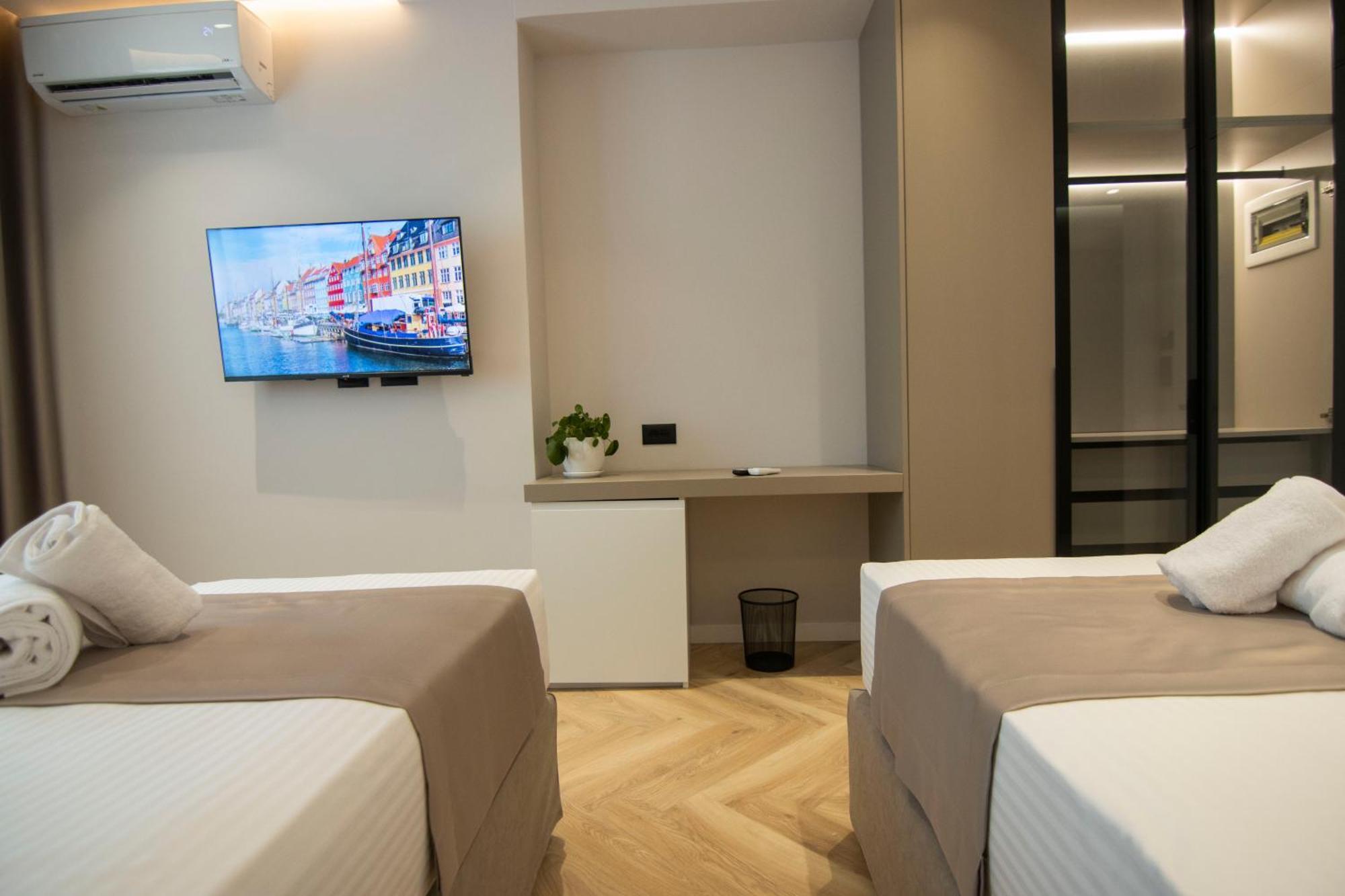 Mina Luxury Rooms ティラナ エクステリア 写真